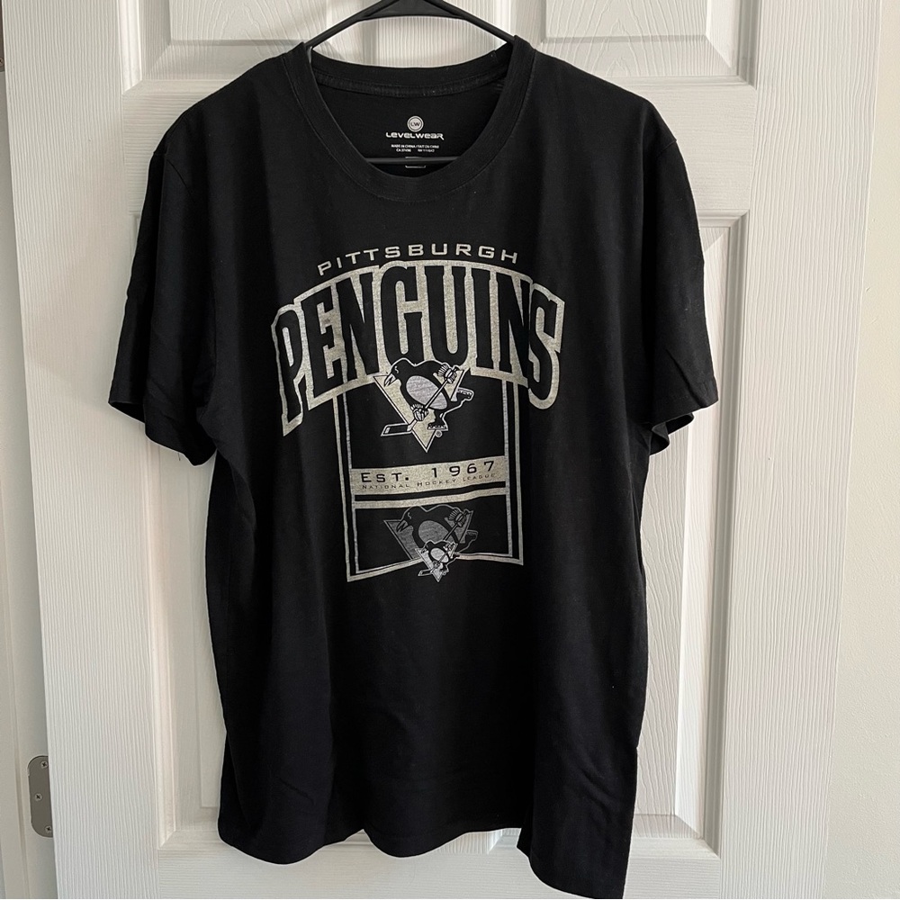 nhl pittsburgh penguins tshirt size m